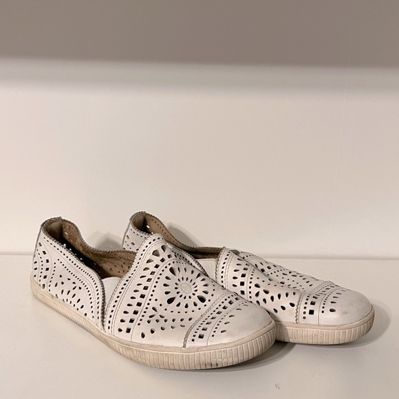 Earth Slip On Flats - Picture 1 of 2